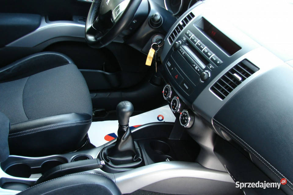 Mitsubishi Outlander 20 E 150 Bogata Wersja II Rok produkcji 2010 Piła