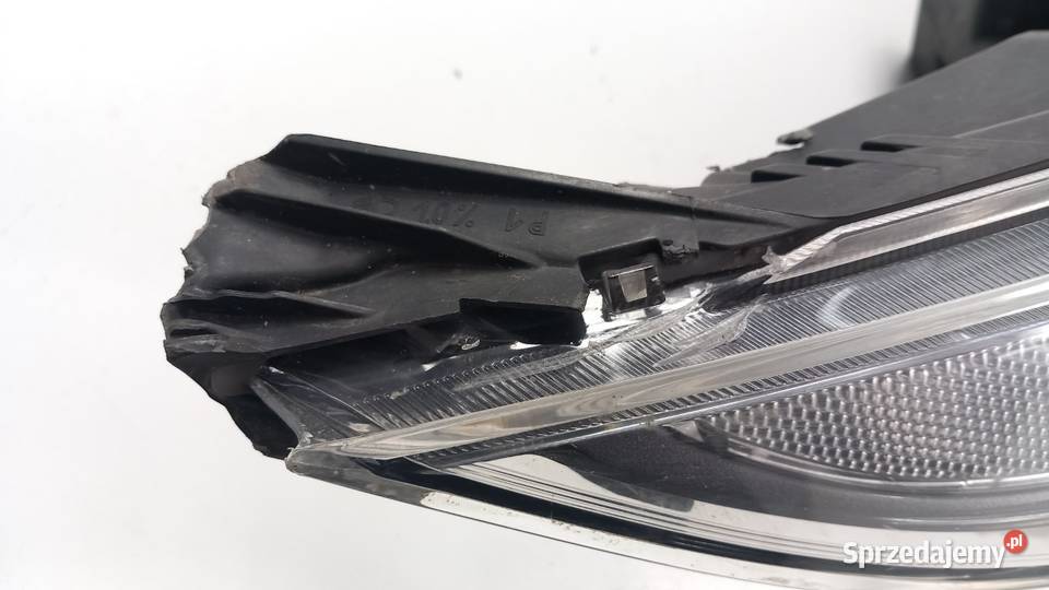 FORD TRANSIT CONNECT MK2 LAMPA PRZÓD PRAWA Lampy przednie Zbierkowo