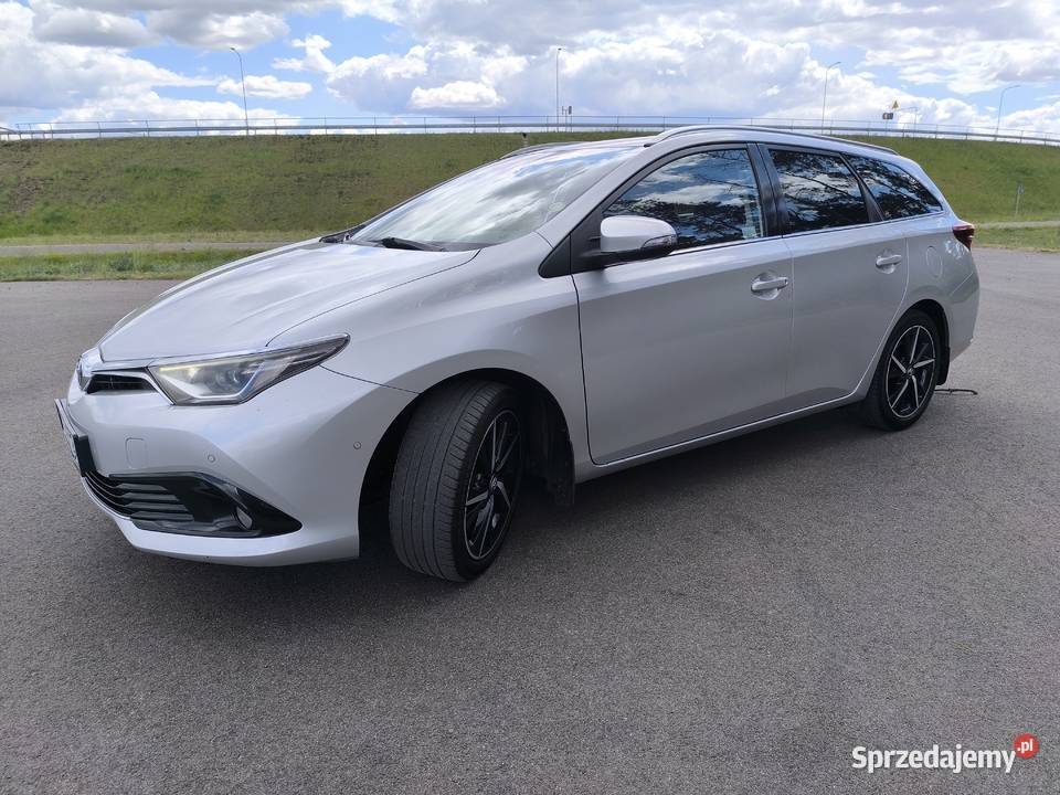 Toyota Auris 2 TS E18 16 132 2017r Dynamic Salon CD Samochody osobowe Szyjki sprzedam