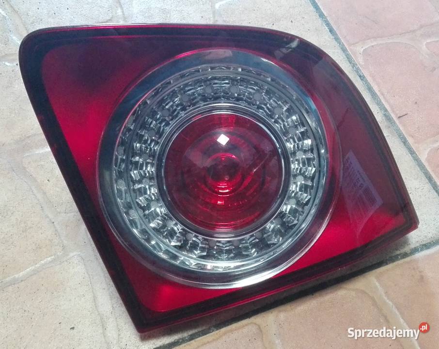 GOLF PLUS LAMPA LED PRAWY TYŁ KLAPY 5M0945094N lampy tylne Kiełczyna