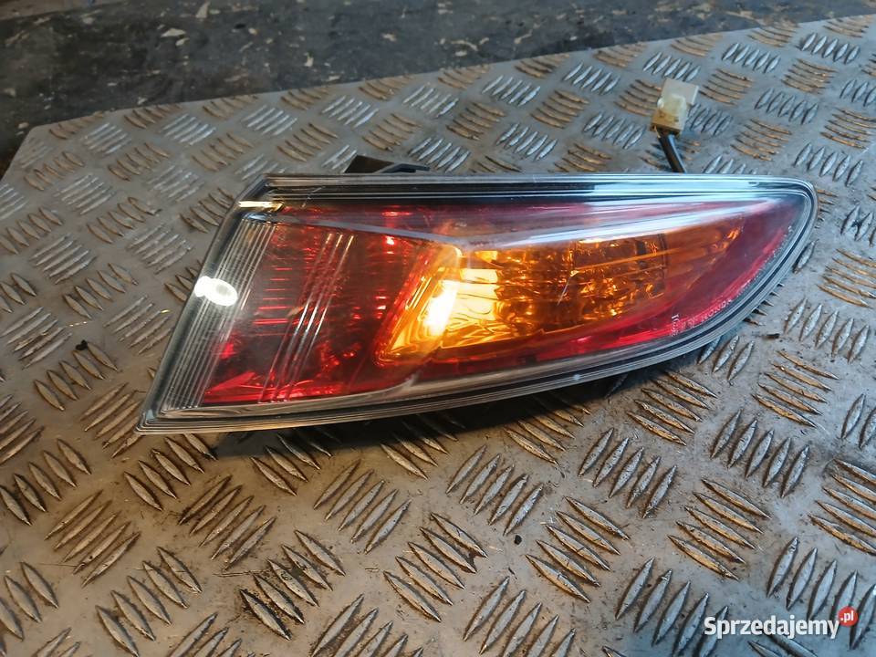 Lampa prawa tył tylna Honda Civic VIII 8 UFO 5D Radłów