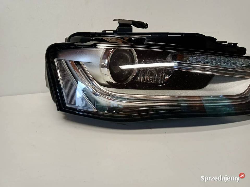 LAMPA PRAWA PRZÓD AUDI A4 B8 LIFT BI XENON osobowe Lampy przednie wielkopolskie