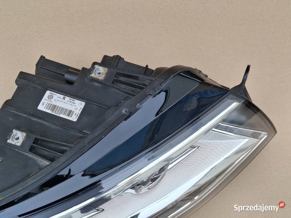 VW T6 MULTIVAN CARAVELLE REFLEKTOR PRAWY FULL sprzedam