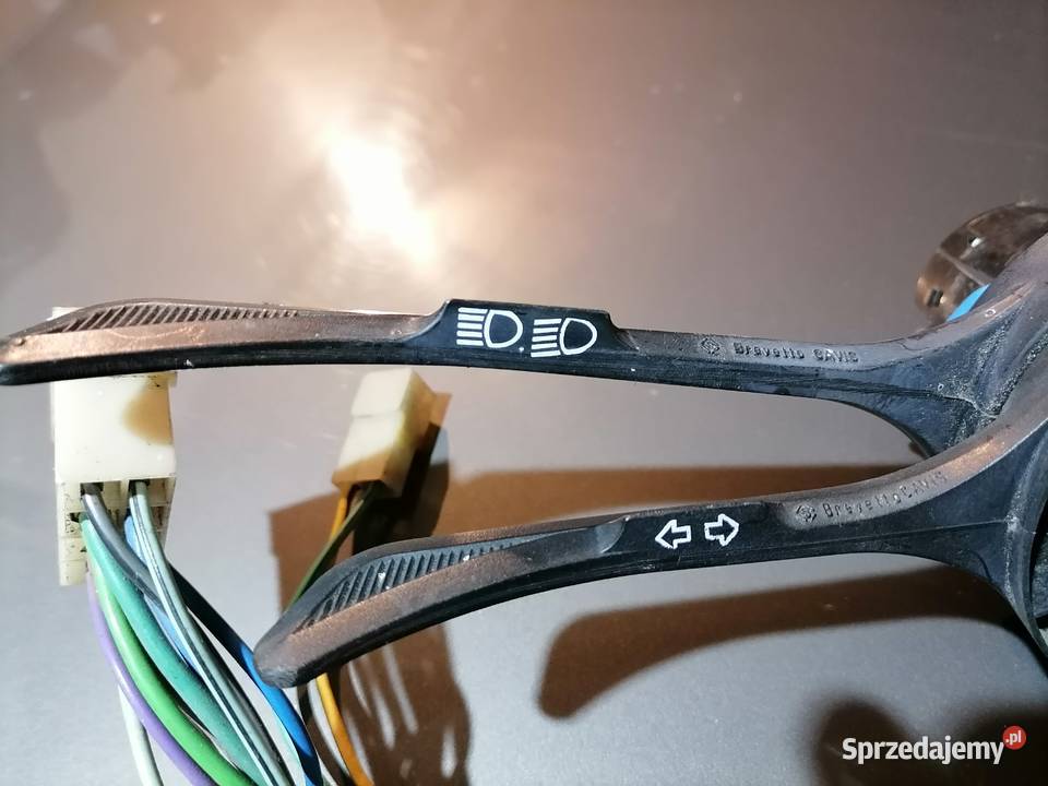 Przełącznik Zespolony Świateł Fiat 125P126PFSO sprzedam