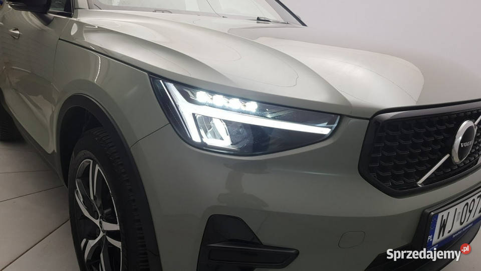 Volvo XC 40 B3 Plus Dark Z polskiego salonu SUV Warszawa sprzedam