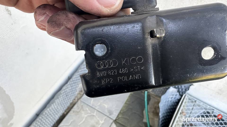 Audi A3 8V Rygiel Zamek Maski 8V0823480 Radziszów sprzedam