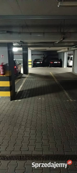 zaraz 350 Miejsce postojowe tuż bramie w garażu Warszawa sprzedam