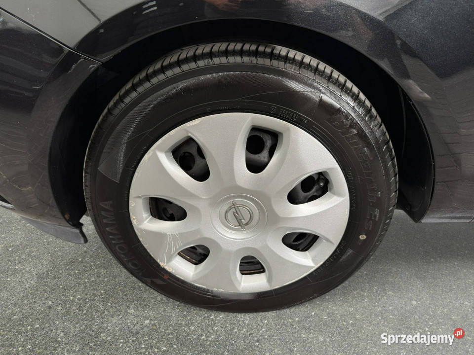 Opel Corsa 14 90 M5 2015 r salon komplet opon Myślenice