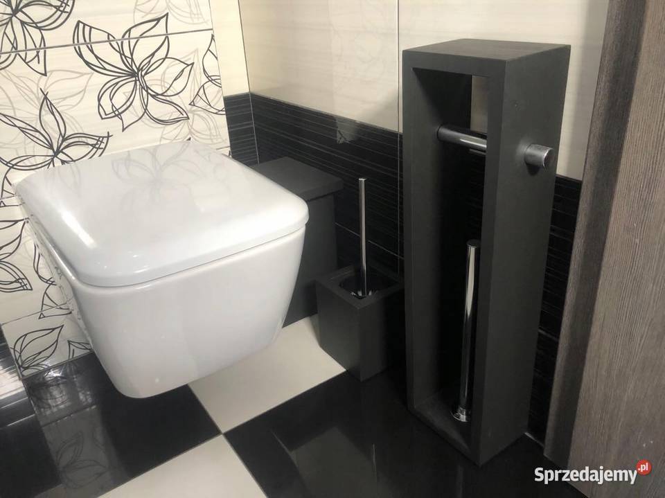 Stojak drewniany na papier toaletowy czarny mat Dębica