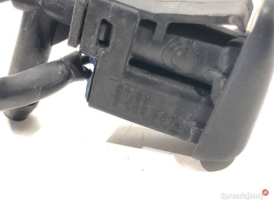 DYSZE SPRYSKIWACZY Z MASKI KOMPLET BMW E87 0313