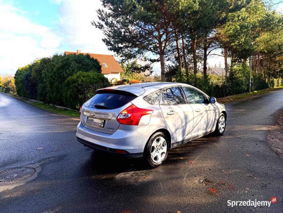 Ford Focus 2014r benzyna navi grzane fotele Legnica sprzedam