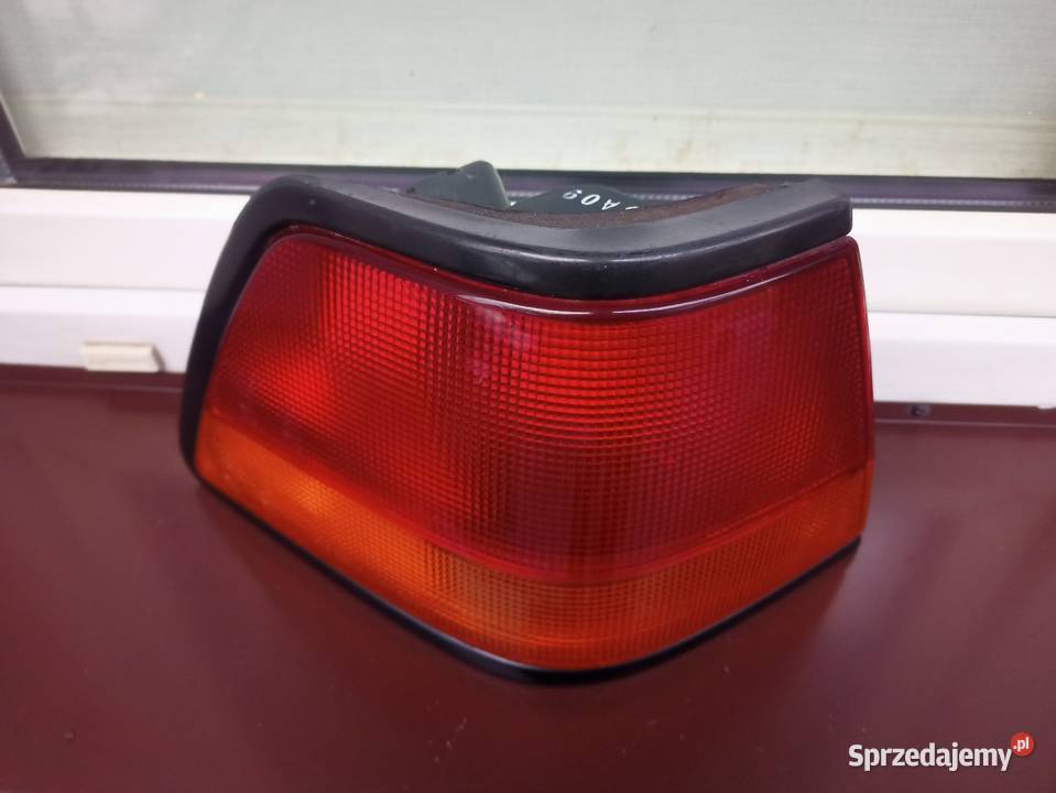 Daewoo Espero lampa tył tylna lewa w błotnik osobowe łódzkie Sieradz