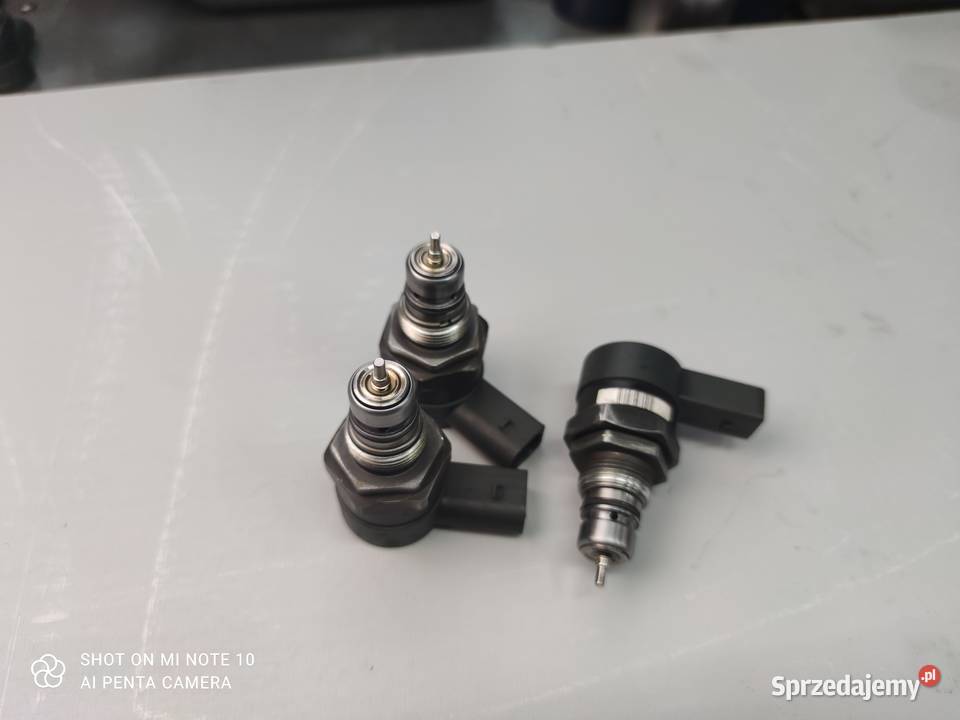 Czujnik na listwe BMW 20D 0281002481