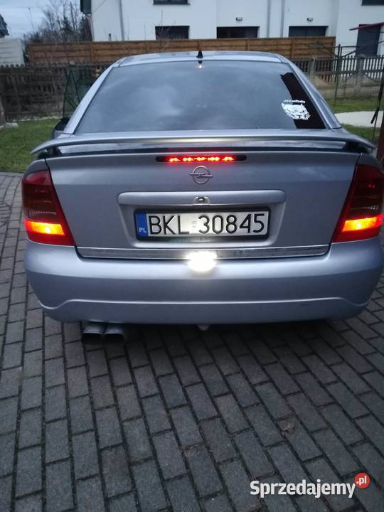 Drzwi Przednie komplet lewe prawe i inne Opel części blacharskie