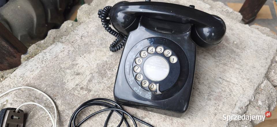 Zabytkowy telefon stacjonarny z lat 70 tych Rawicz