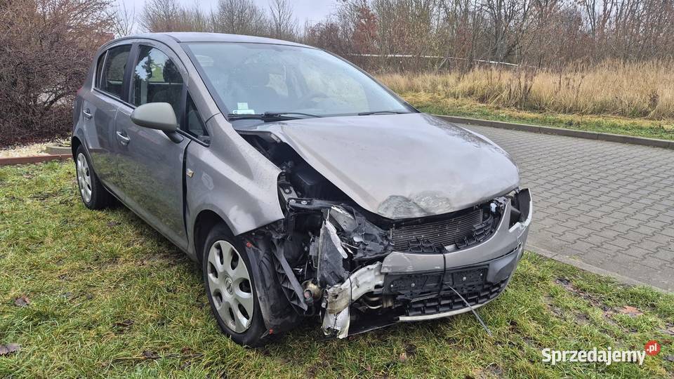 OPEL CORSA 14 benzyna niski przebieg radio Kurów