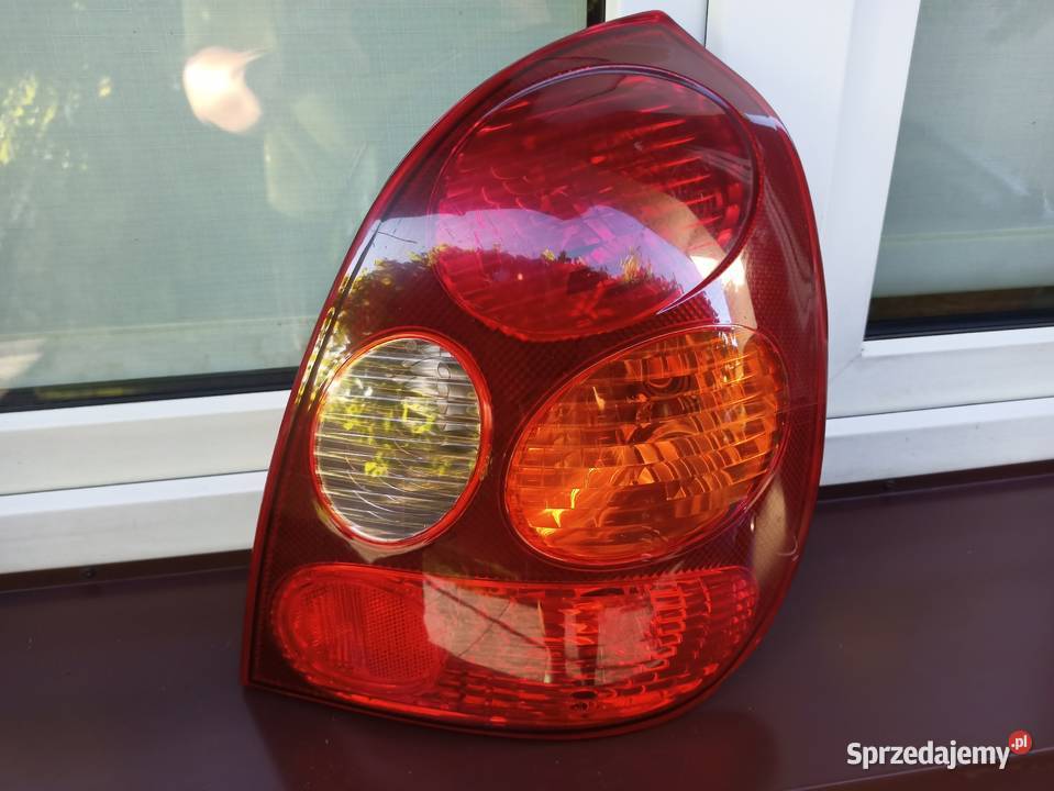 Toyota Corolla E11 hatchback lampa tył tylna Oświetlenie łódzkie Sieradz