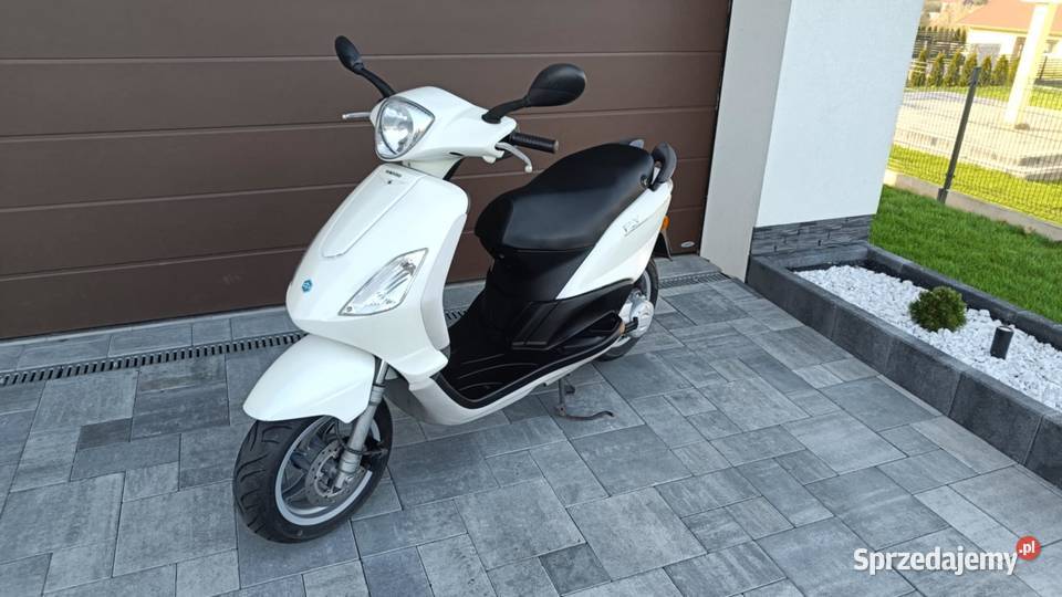 Skuter Piaggio Fly 50 2T z 2017 roku z Austrii Nowy Żmigród sprzedam