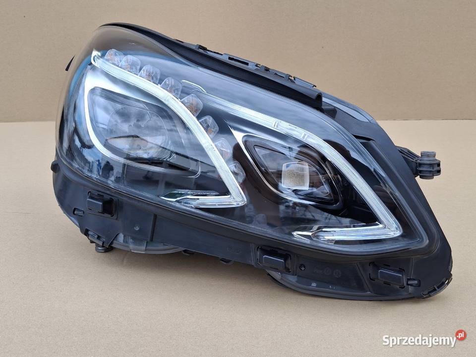 MERCEDES EKLASA W212 REFLEKTOR PRAWY FULL LED sprzedam