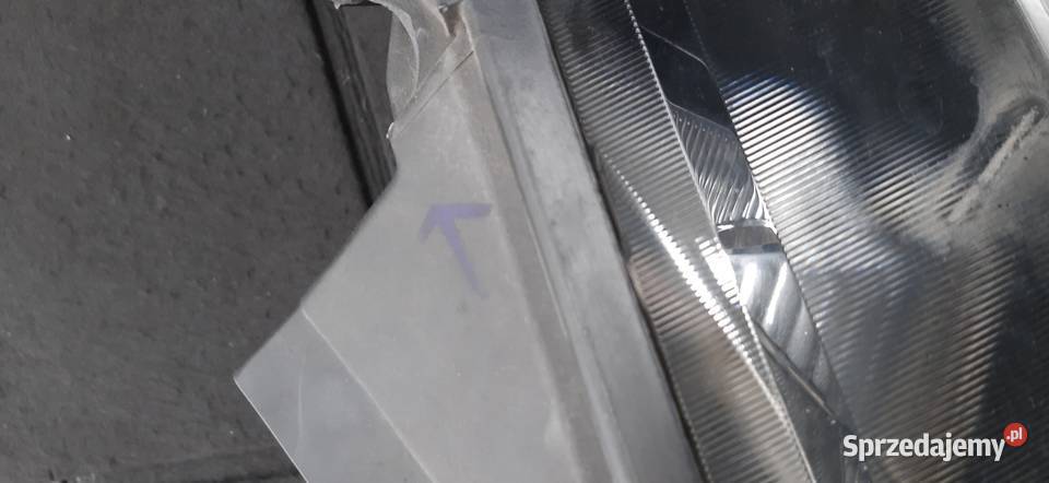 Ford Transit connect lampa prawa przód Kościerzyna
