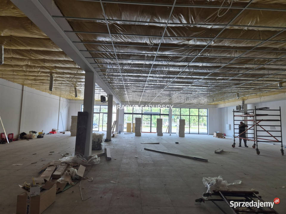 wynajmu lokalu Igołomia 580m2