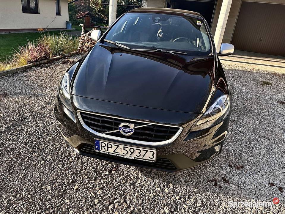 Volvo V40 20 D2 Rdesign Bi Xenon Prywatna czarny Kisielów sprzedam