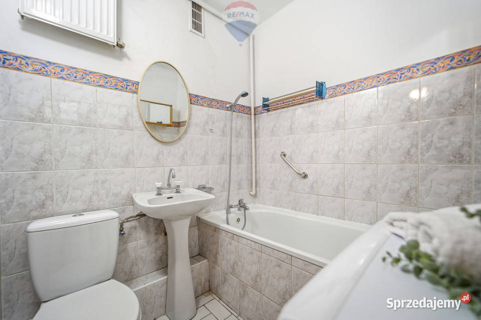 Mieszkanie w niskim bloku do własnej aranżacji sprzedam