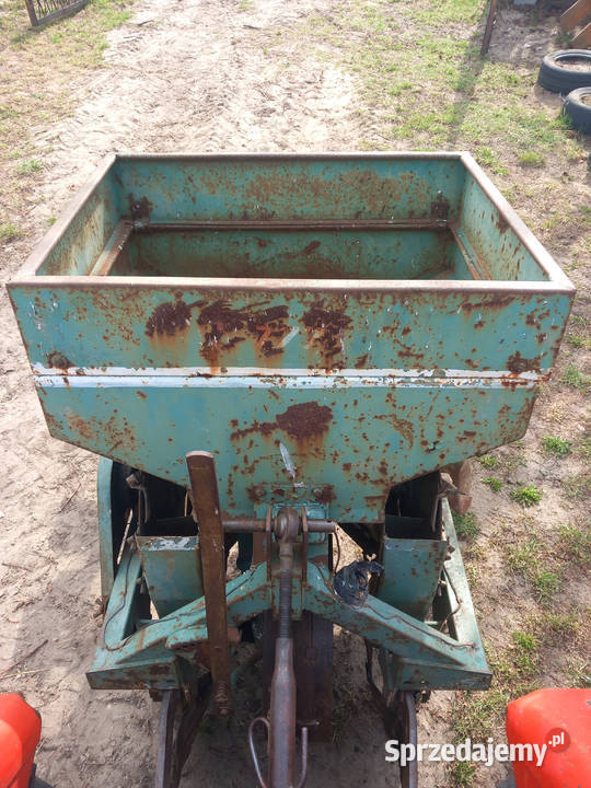 sadzarka do ziemniaków nieuszkodzony Czarny Ług sprzedam