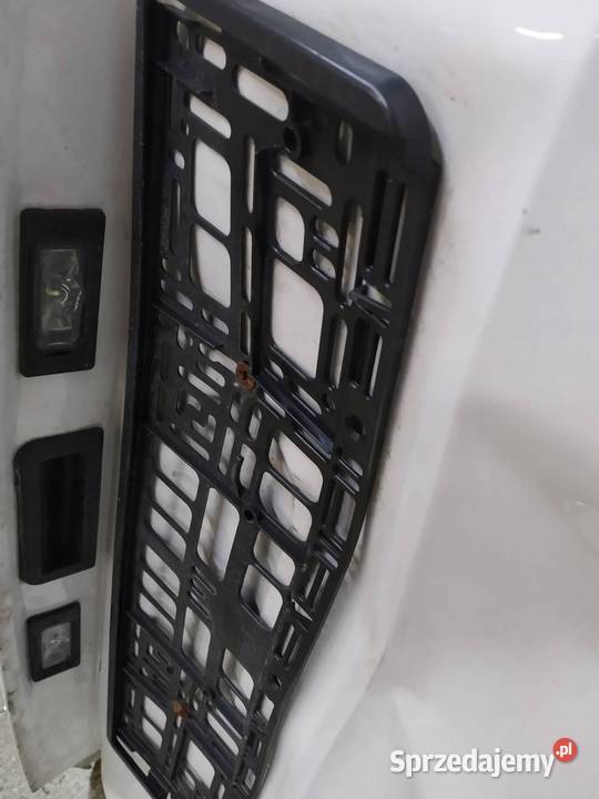 KLAPA TYŁ SZYBA USZKODZONA Skoda Scala I 2019