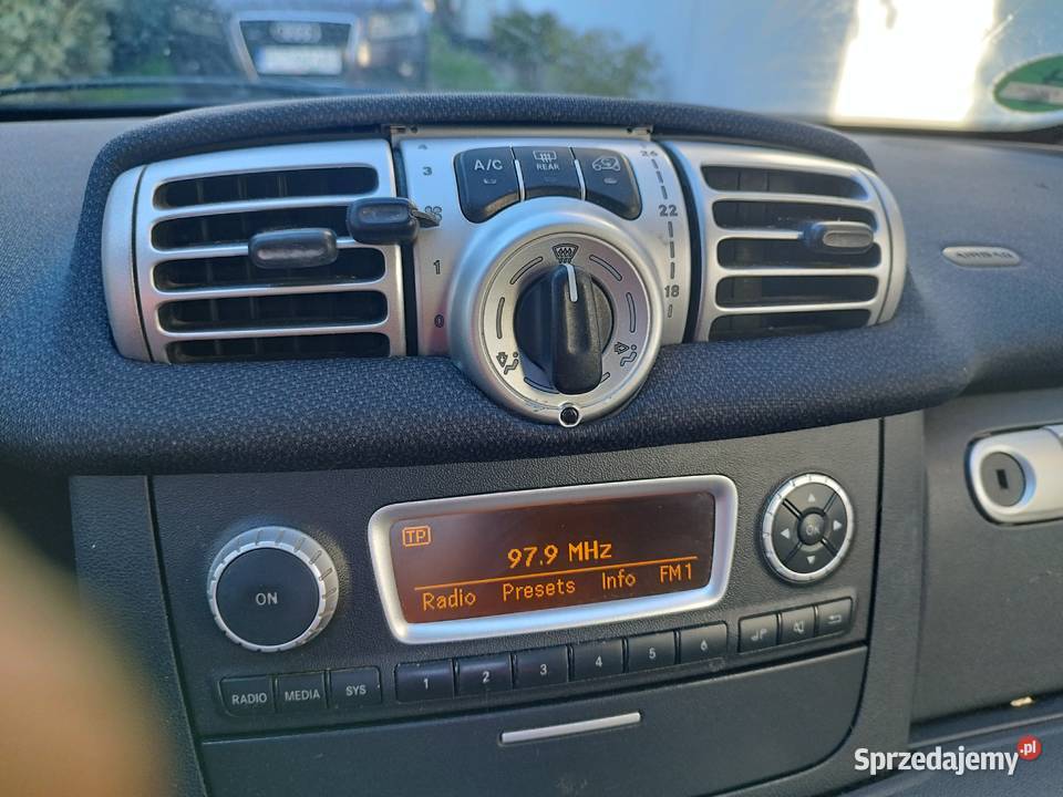 Smart fortwo 451 10 2011 Rok produkcji 2011 Lubasz
