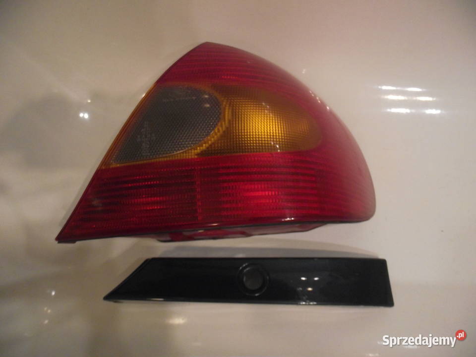 Ford Mondeo Listwa pod lampę tylną prawą Wrocław