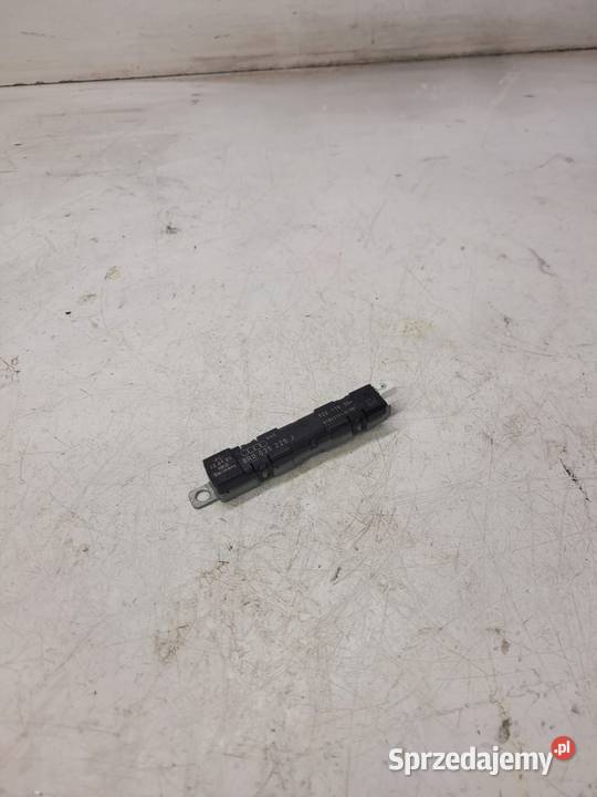 WZMACNIASZ ANTENOWY AUDI Q5 8R 8R0035225J Przystajń