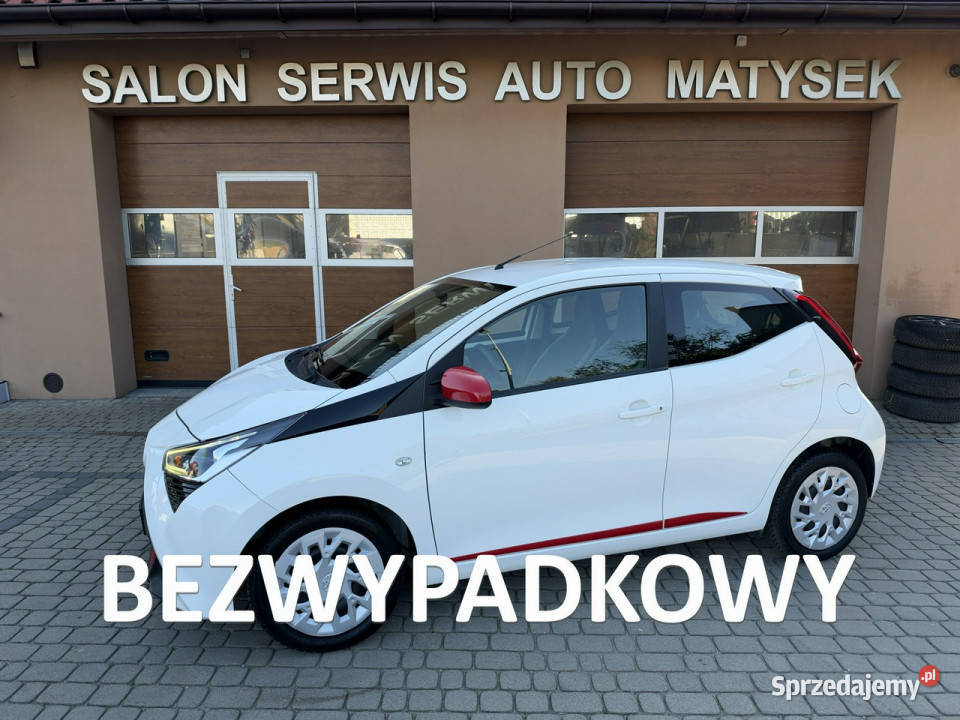 Toyota Aygo 10 72 Klimatyzacja Kamera CarPlay II manualna Orzech