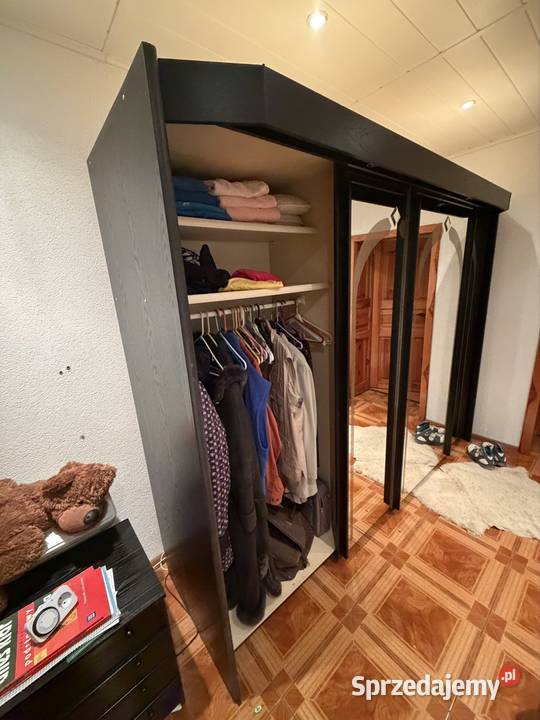 Szafa przesuwna z lustrami półkami i Kołobrzeg