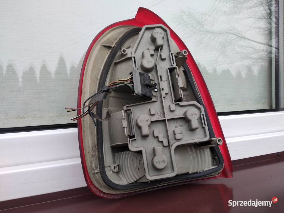 Opel Corsa B 3d lampa tyłtylna prawa wkład