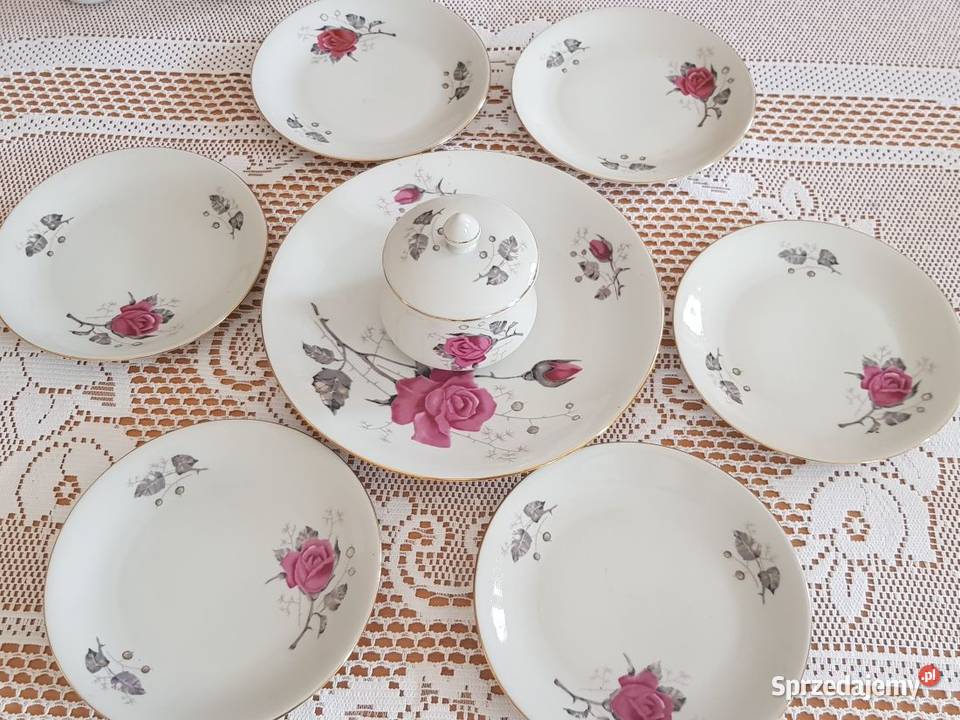 Porcelana Wałbrzych złocona serwis filiżanki