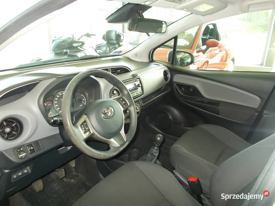 TOYOTA YARIS 15 benzynasalon Polska Dębica