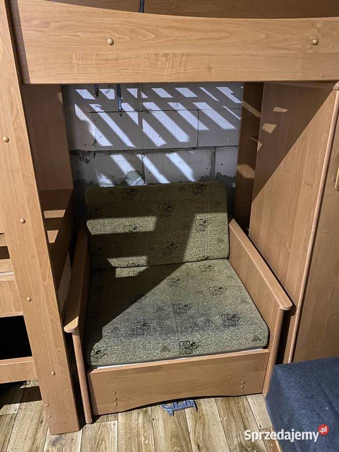 łóżko piętrowe szafa biuirko sofa