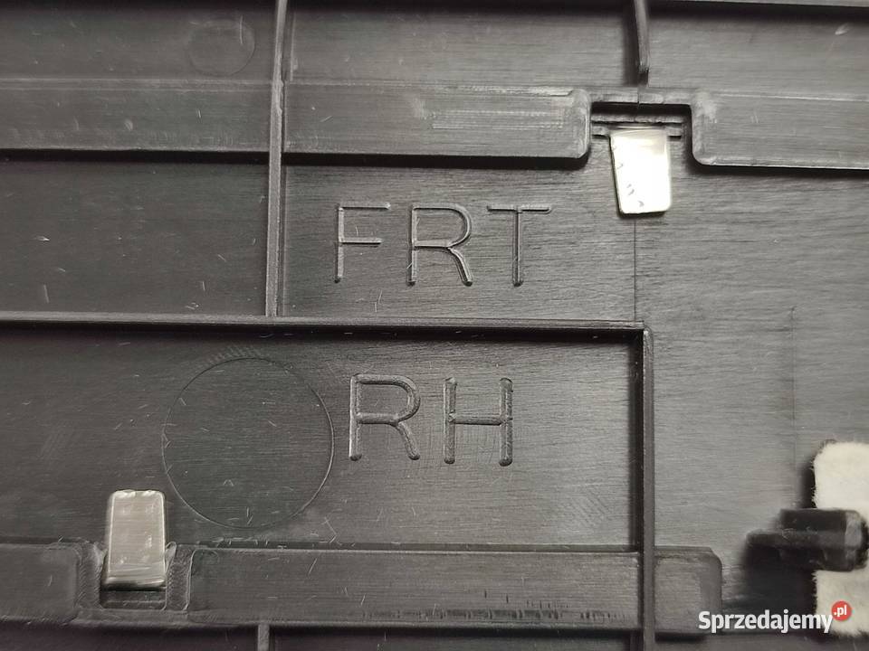 LISTWA PROGOWA PRAWY PRZÓD KIA SPORTAGE IV Progi