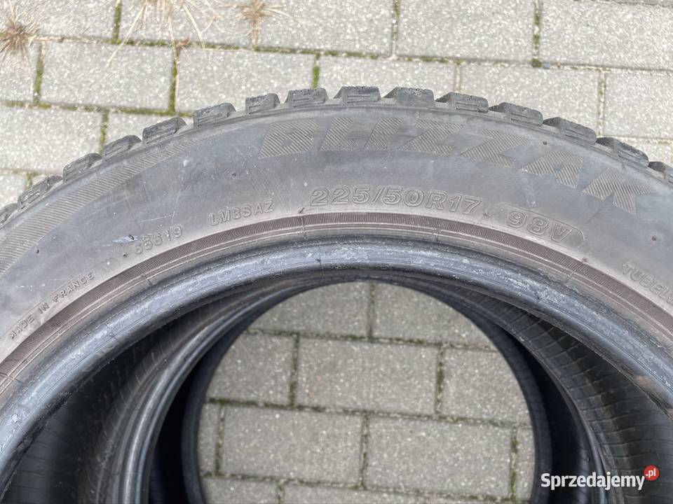 Opony zimowe Bridgestone 22550R17 sprzedam