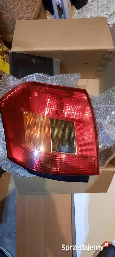 toyota corolla E12 lampa tył lewa i prawa opolskie Opole