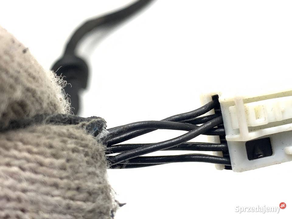 LUSTERKO LEWY MERCEDES C218 Hatchback 1117