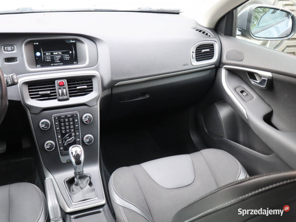 Volvo V40 20 D3 Rok produkcji 2016 Katowice