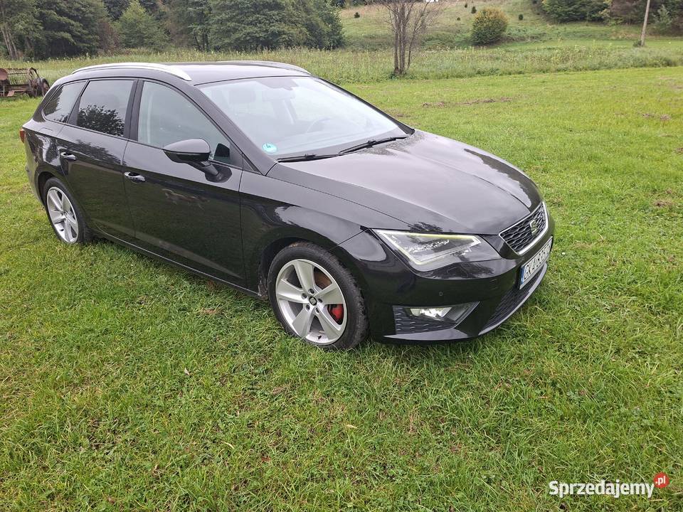 Ładny Seat Leon 20 TDI Kombi wersja FR 2014 Rok produkcji 2014