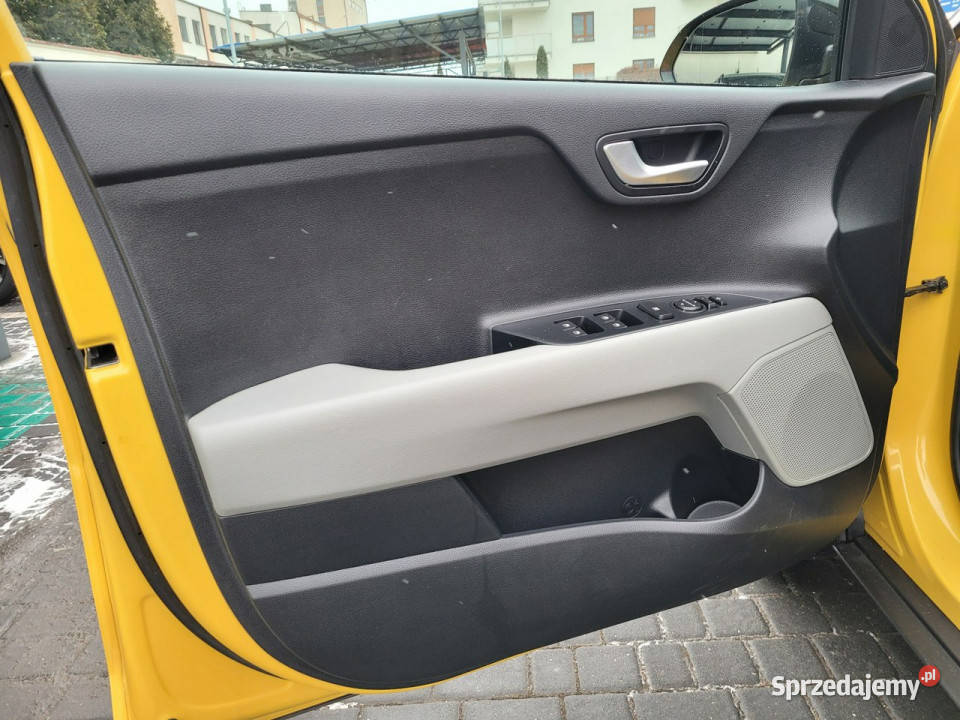 Kia Stonic FV23Automat120Business Linepierwszy