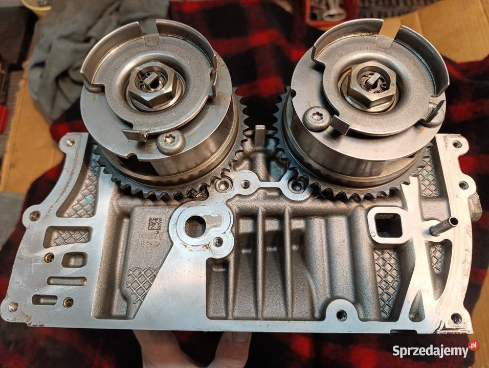 Głowica Opel corsa D 12 14 XER 55562229 Czechy