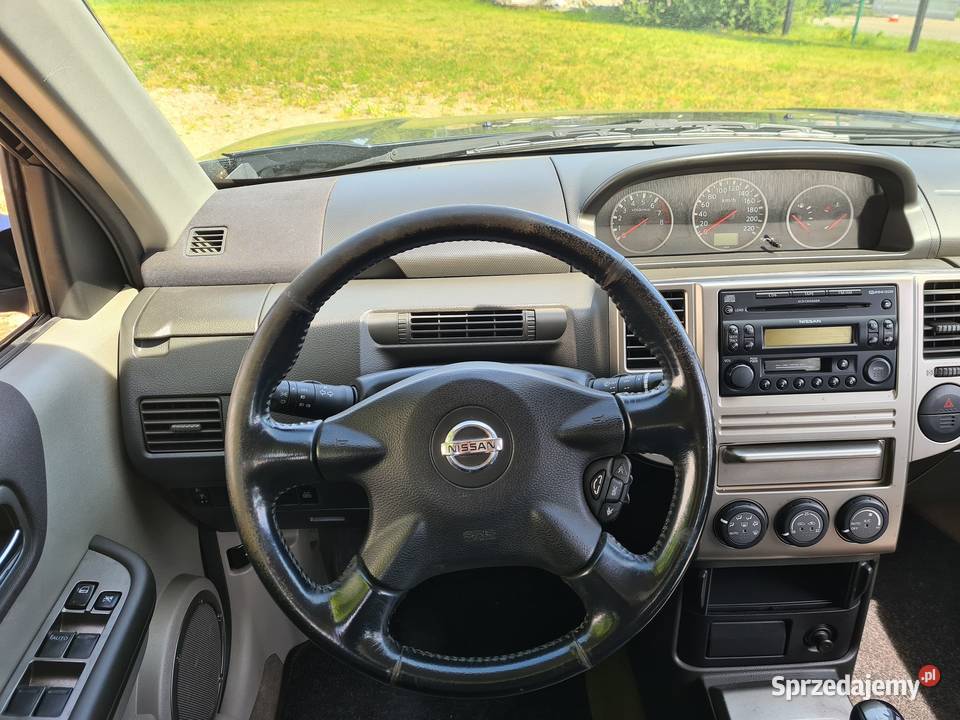 Nissan XTrail 25 benzyna 4WD Skóry 2 sztuki w Zarejestrowany w Polsce