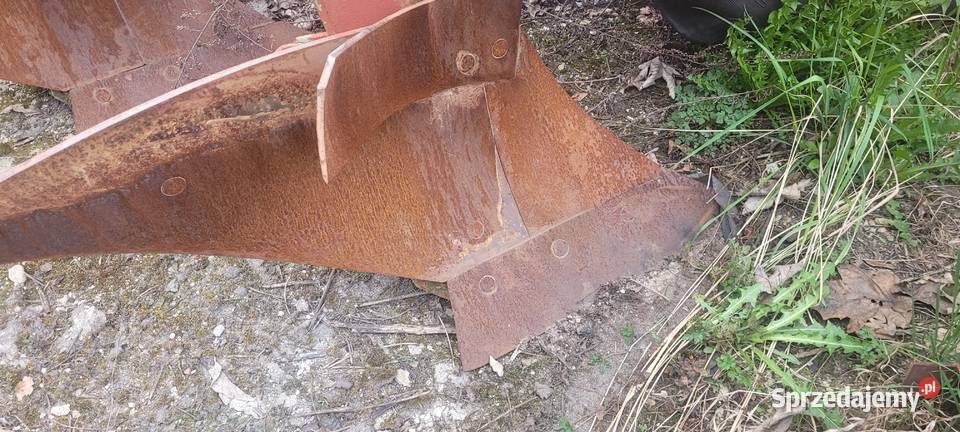 Pług 5 skibowy nieuszkodzony Pługi Kłobuck sprzedam