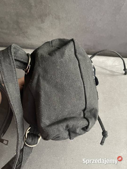 Mały czarny cekinowy plecak Kłodawa