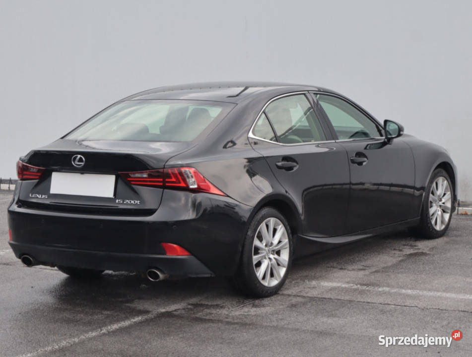 Lexus IS 200t bluetooth